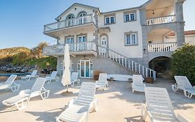 Apartments Elena